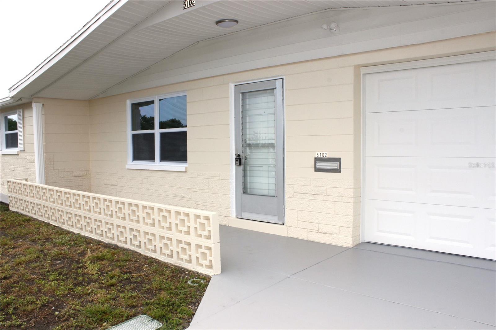 COLONIAL HILLS - Residential
