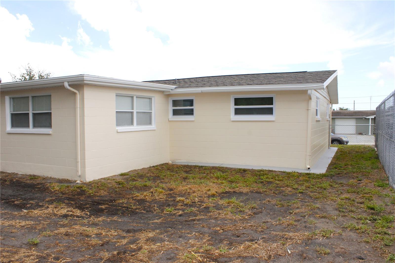 COLONIAL HILLS - Residential