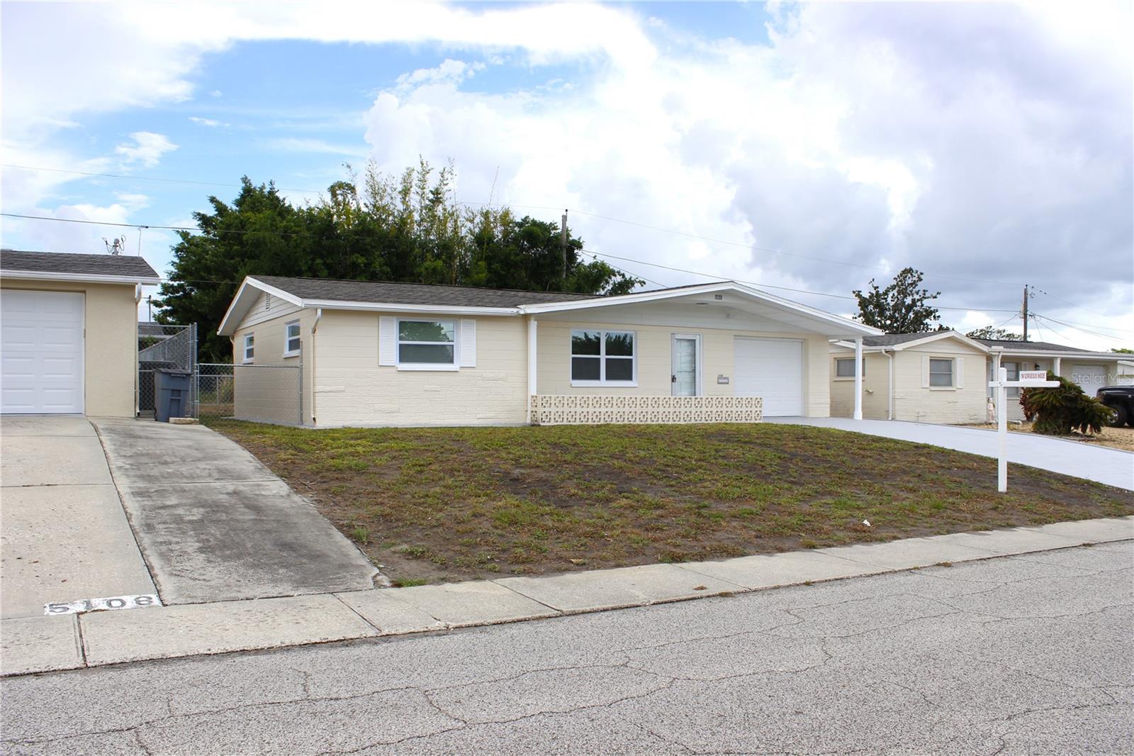 COLONIAL HILLS - Residential
