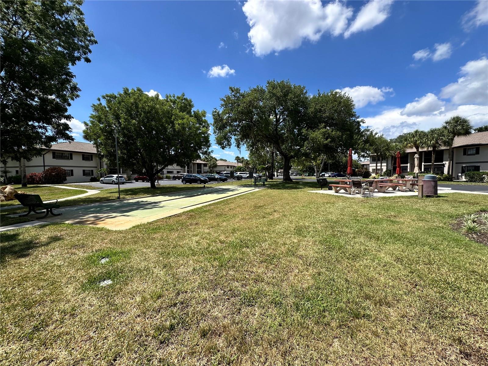 OAK FORREST - Residential