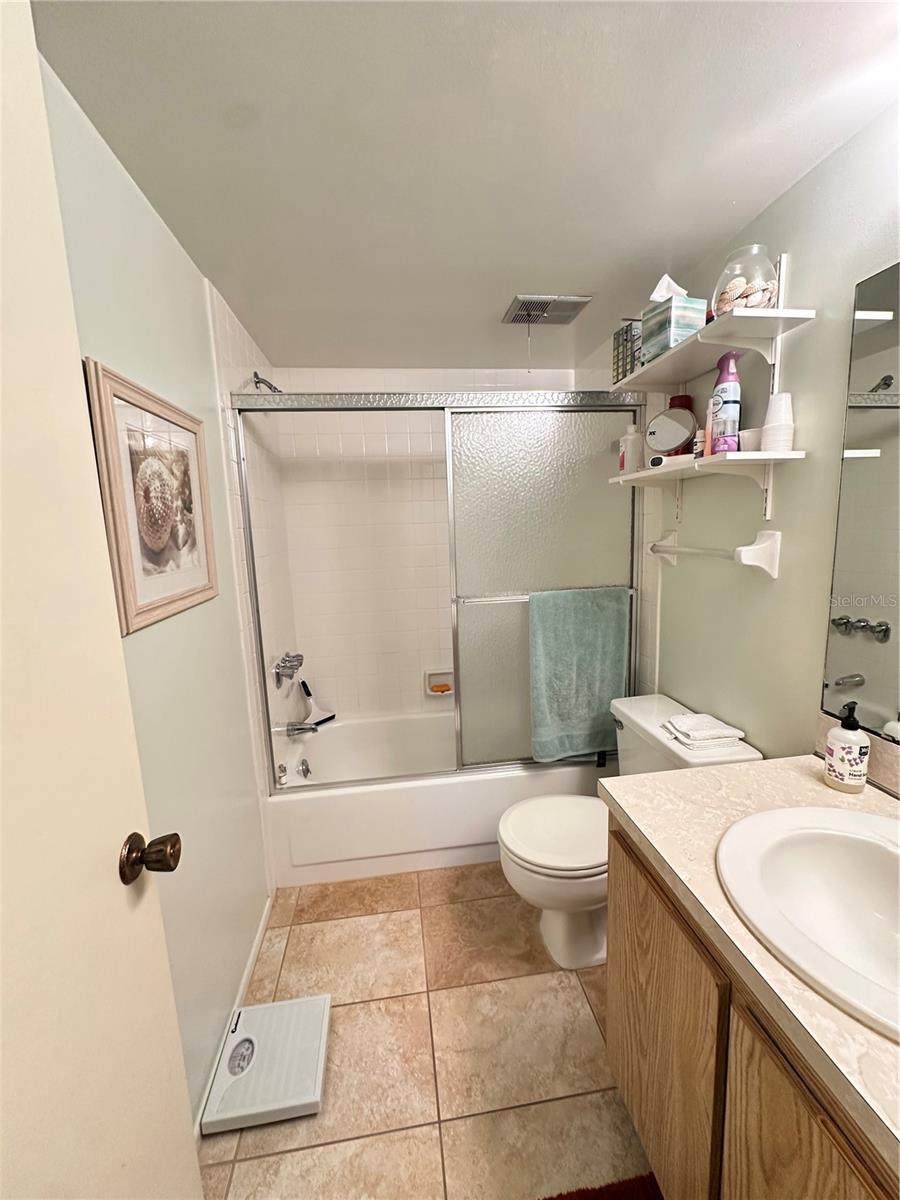 OAK FORREST - Residential