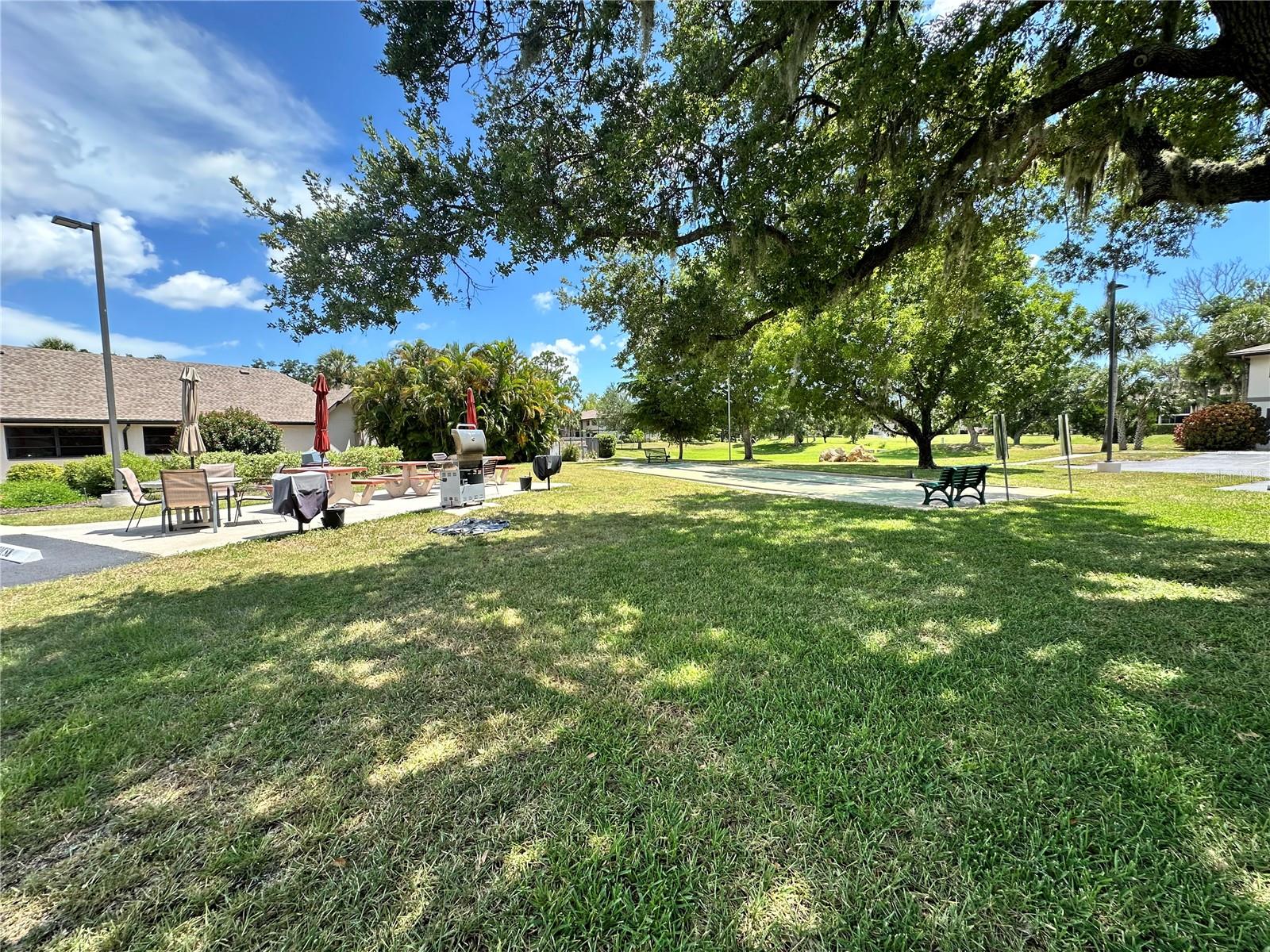 OAK FORREST - Residential