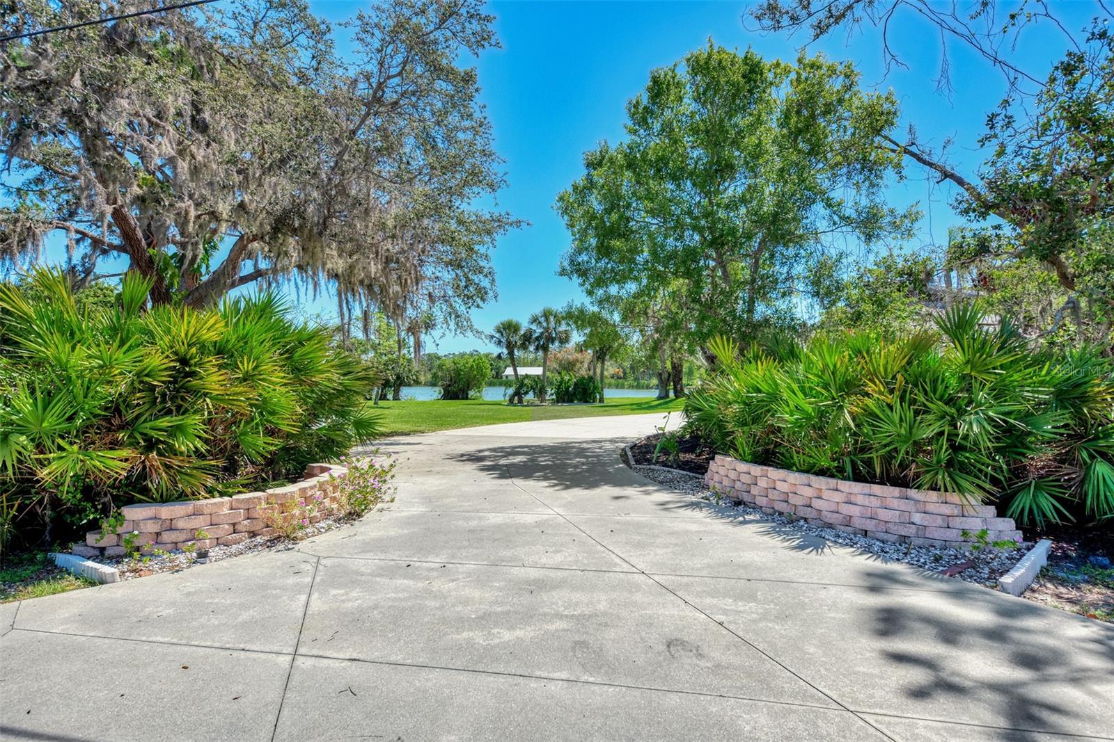 TROPICAL HOMESITES & LITTLE FA - Residential