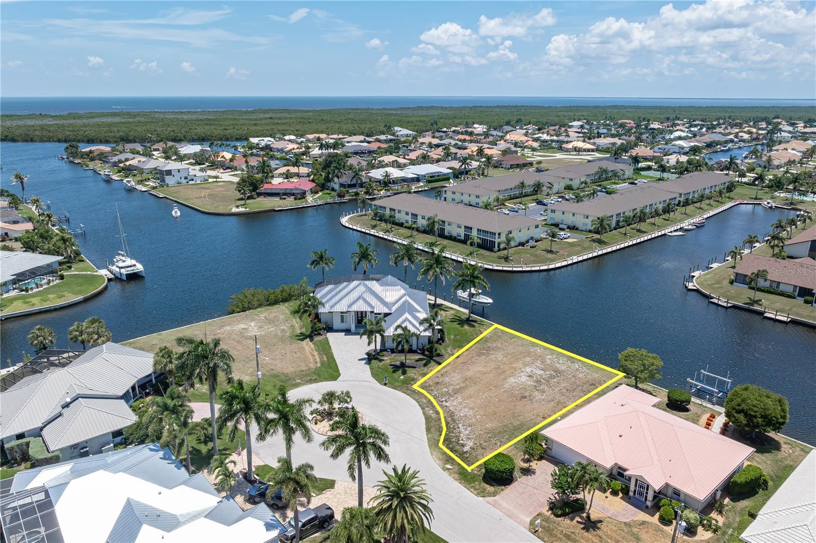 PUNTA GORDA ISLES SEC 14 - Land