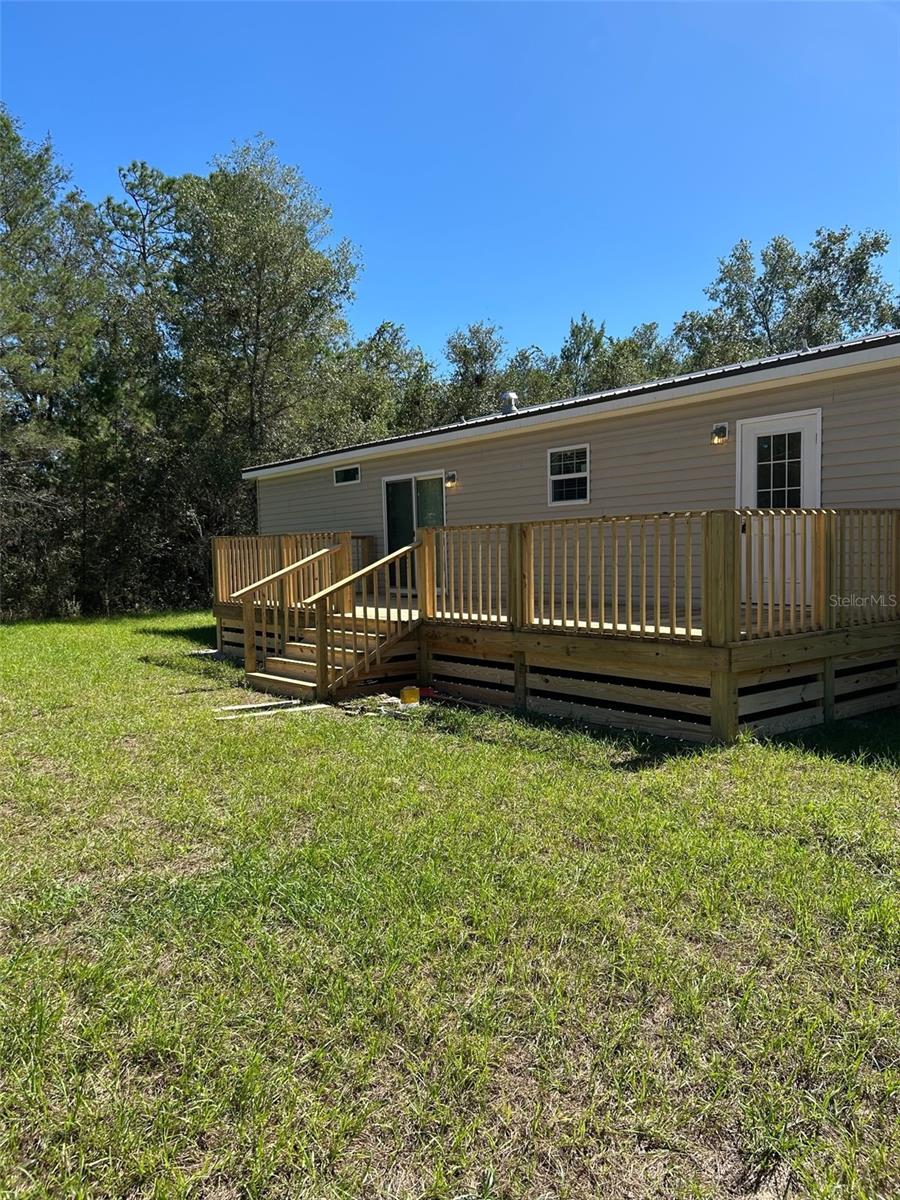 ISLAND LAKE ACRES - Residential