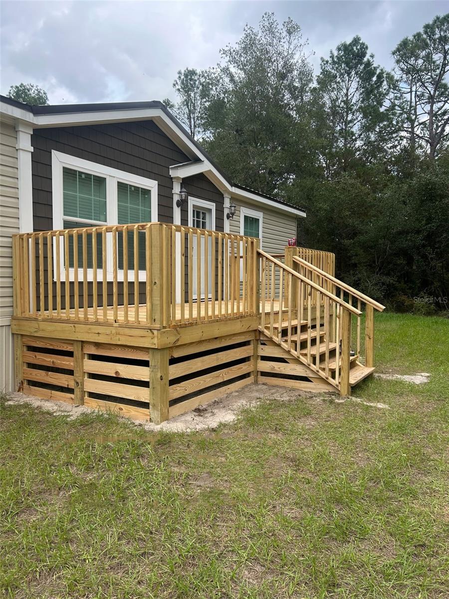 ISLAND LAKE ACRES - Residential