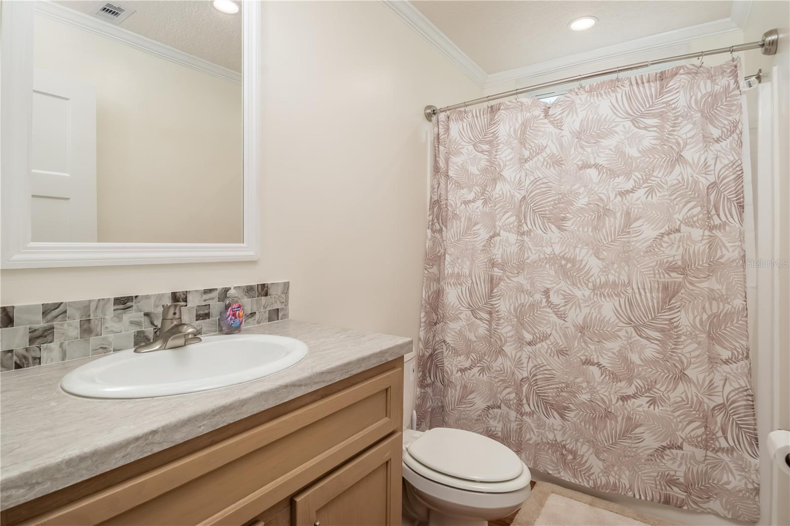 ISLAND LAKE ACRES - Residential