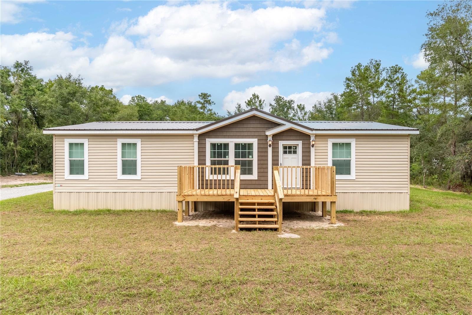 ISLAND LAKE ACRES - Residential