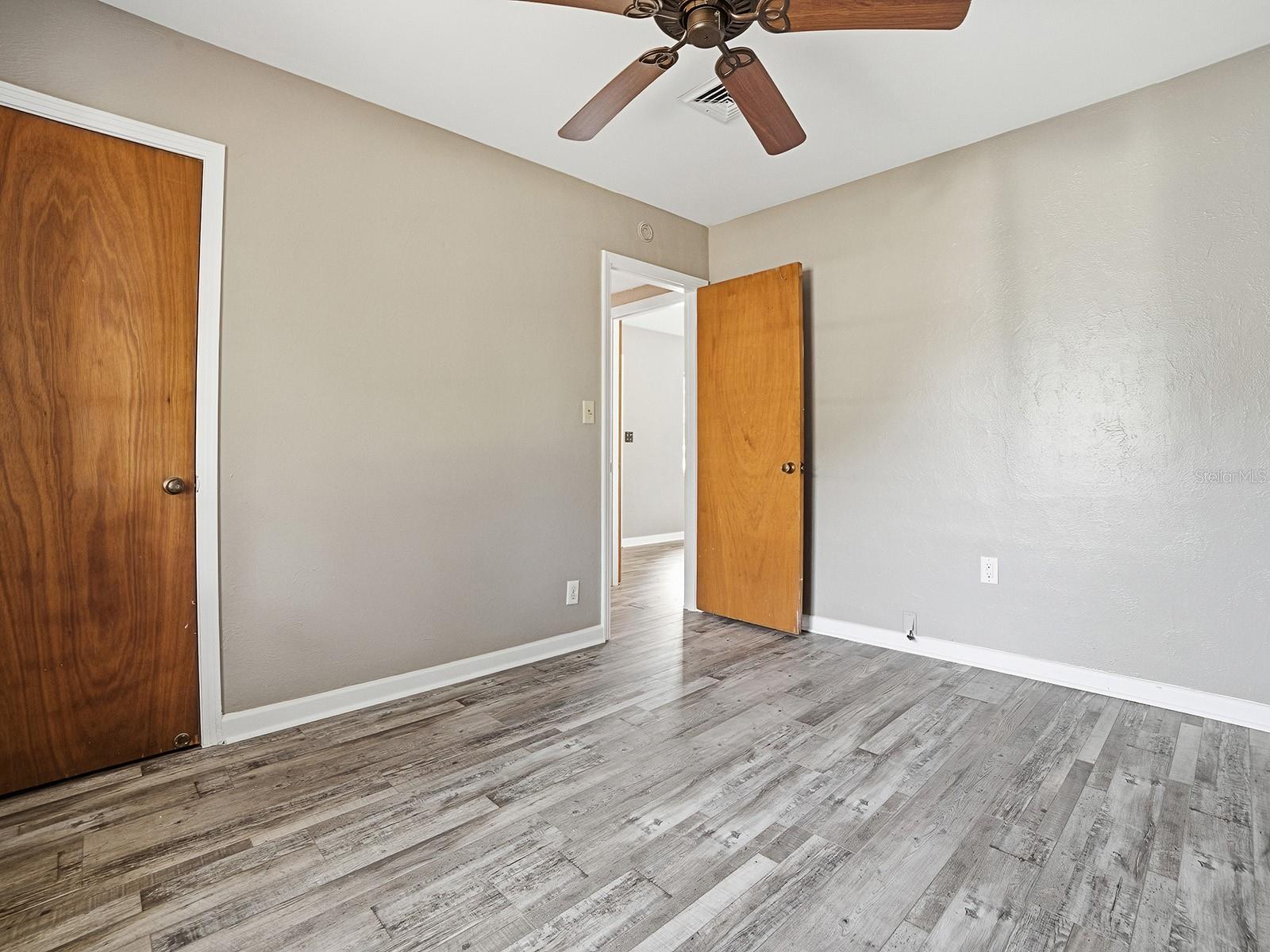 LEESBURG LAKEWOOD PARK - Residential