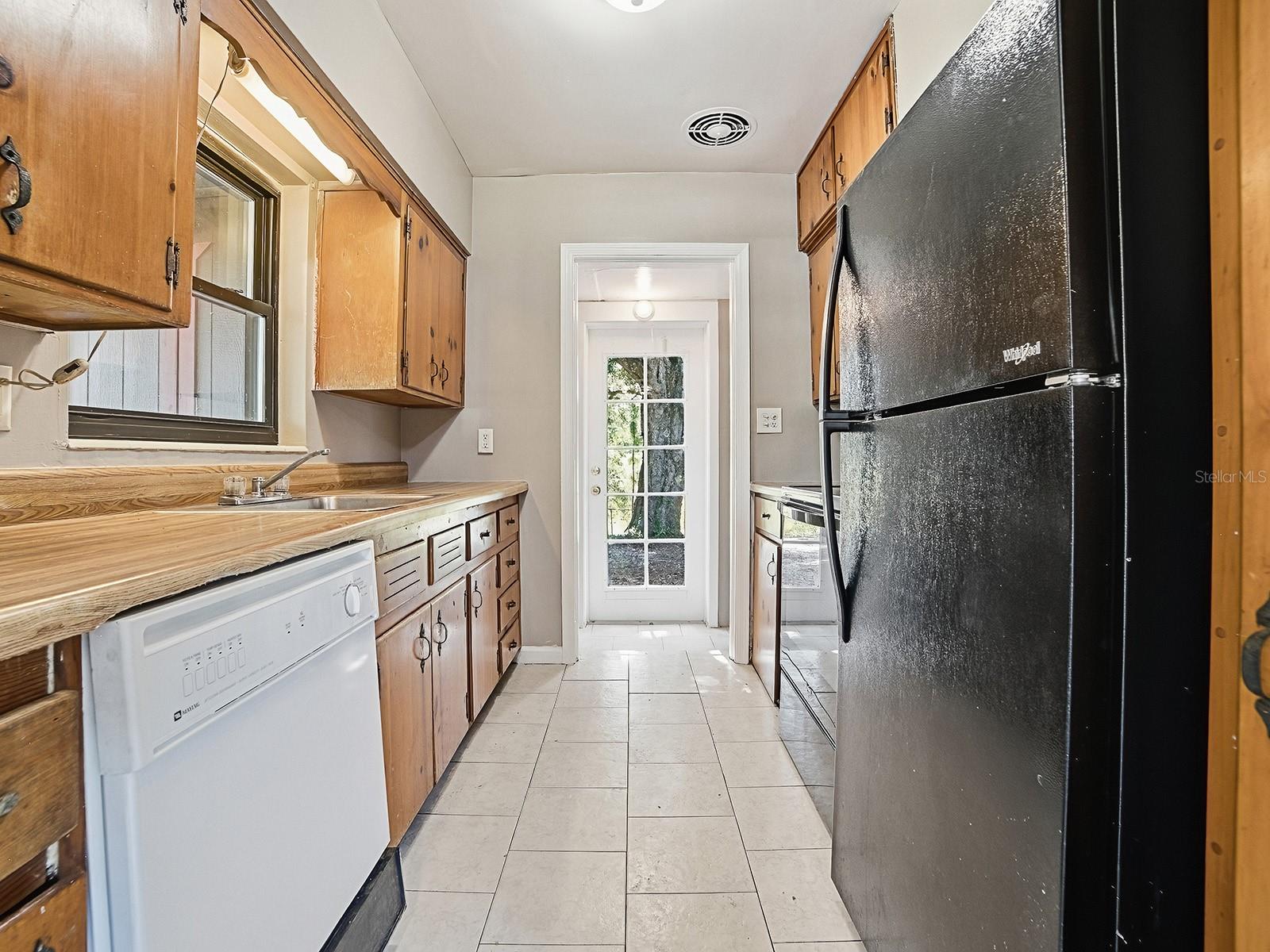 LEESBURG LAKEWOOD PARK - Residential