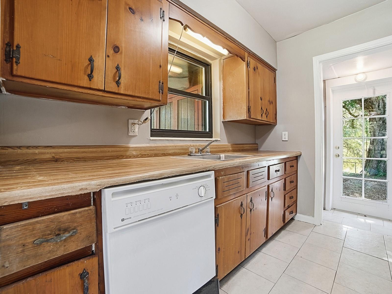 LEESBURG LAKEWOOD PARK - Residential