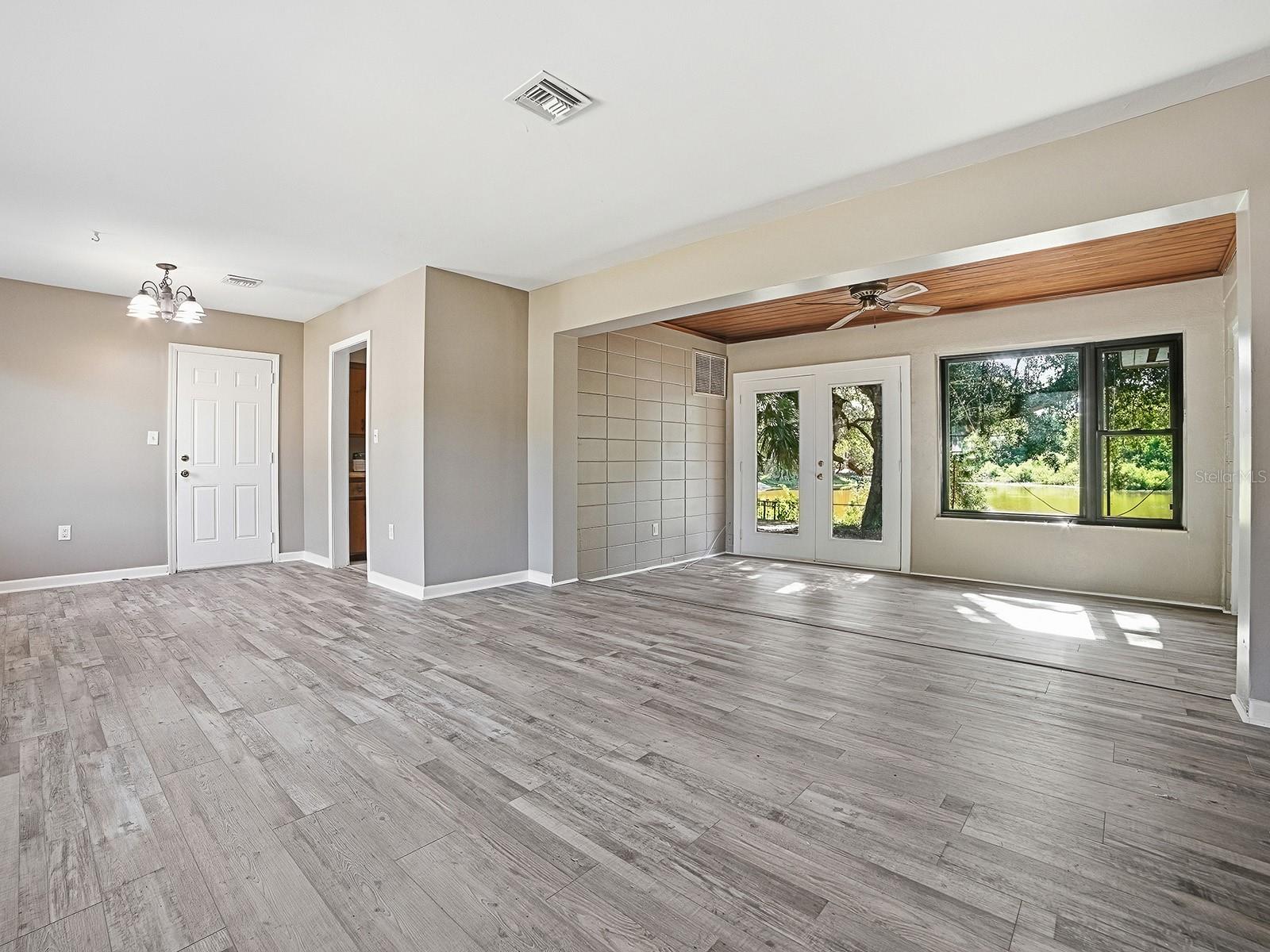 LEESBURG LAKEWOOD PARK - Residential