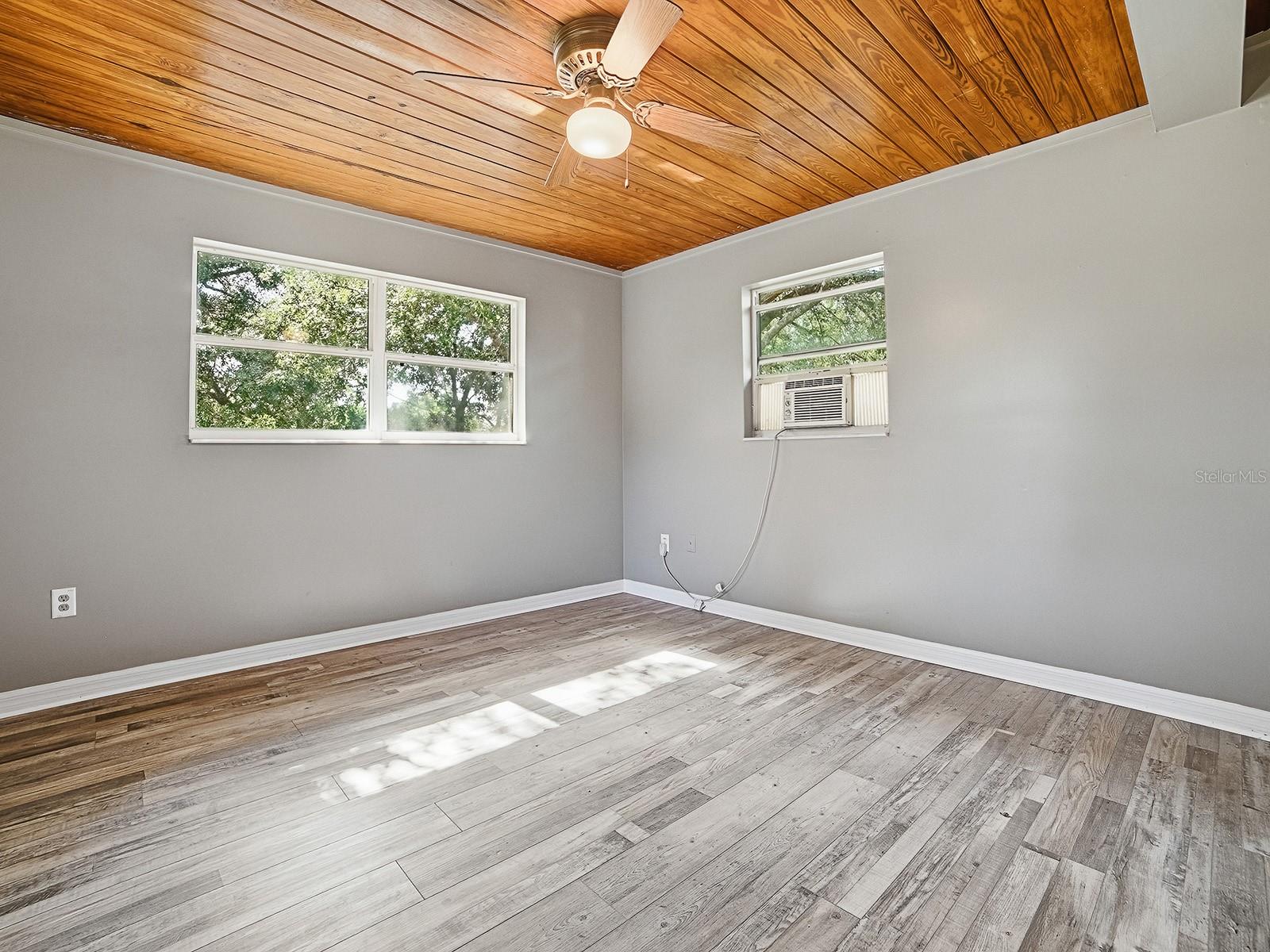 LEESBURG LAKEWOOD PARK - Residential