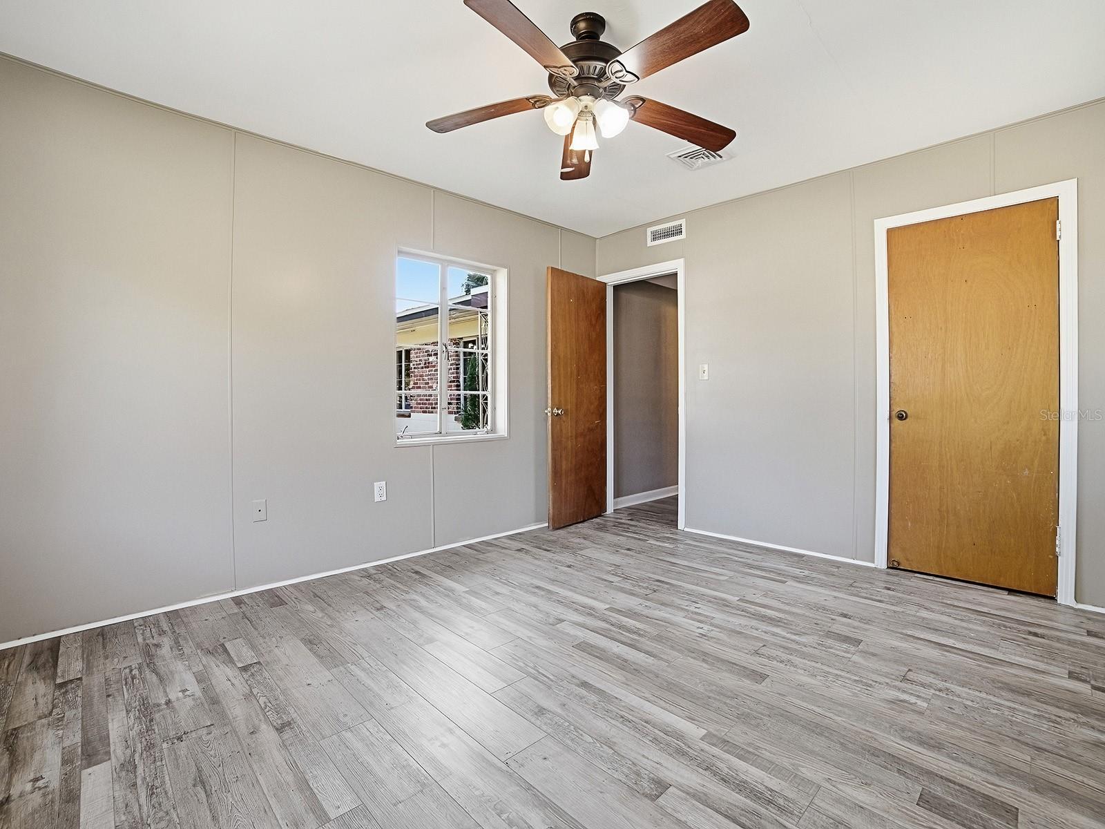 LEESBURG LAKEWOOD PARK - Residential