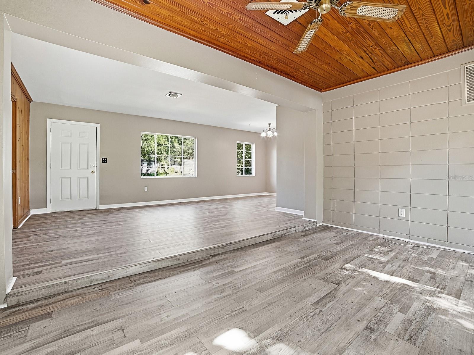 LEESBURG LAKEWOOD PARK - Residential