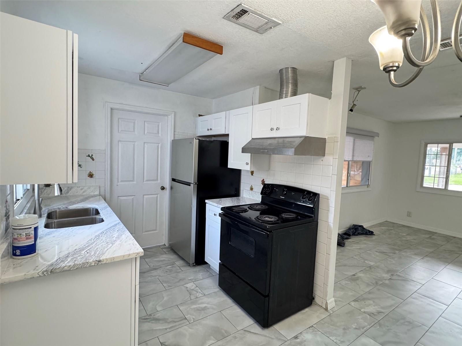 SKYVIEW TERRACE 1ST ADD - Residential Lease
