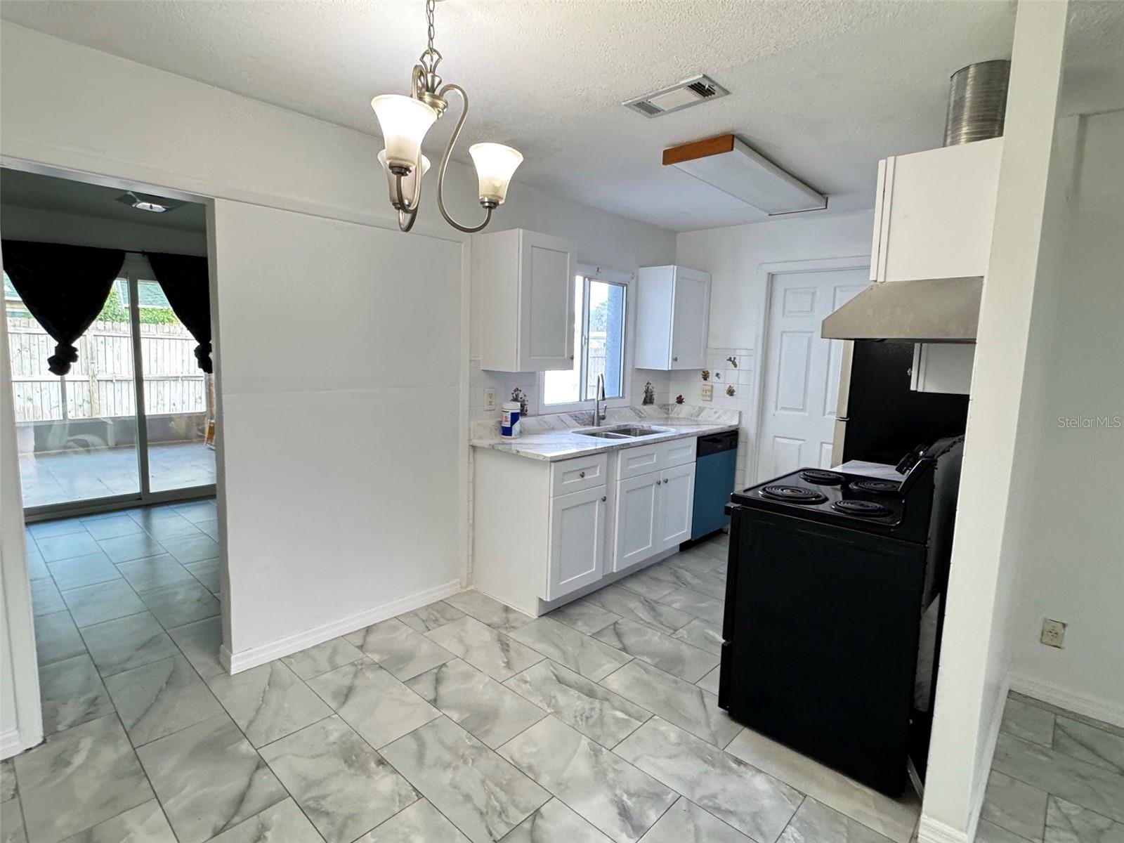 SKYVIEW TERRACE 1ST ADD - Residential Lease