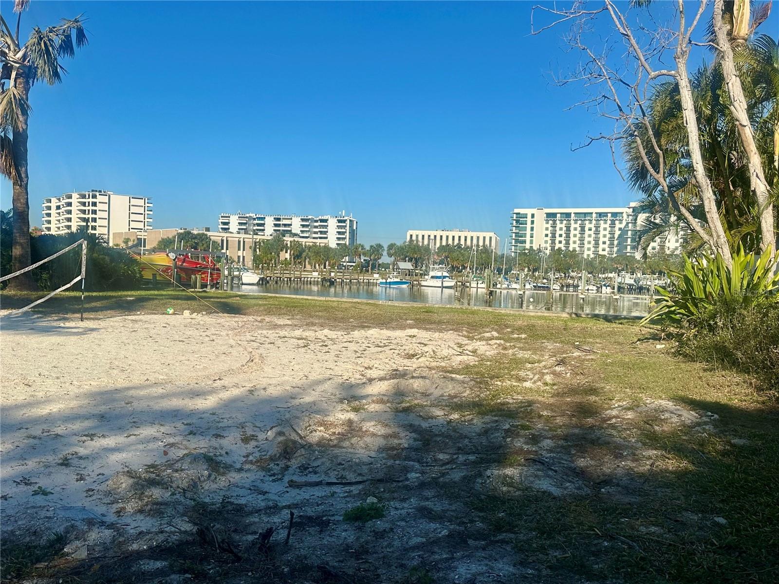 BAYSHORE ESTATES 4 - Land