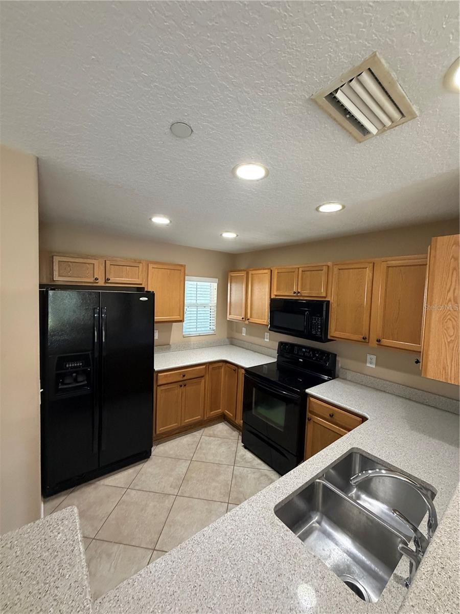 PALM RIVER TWNHMS PH 1 - Residential