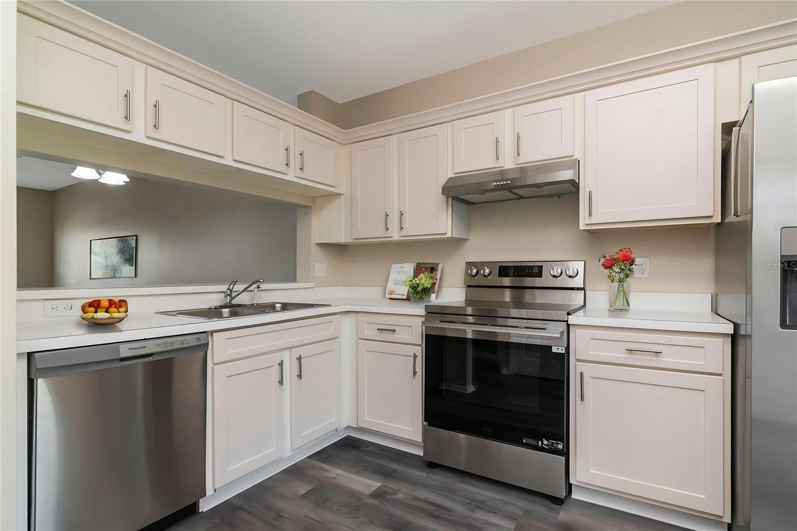 REGENCY KEY TWNHMS - Residential