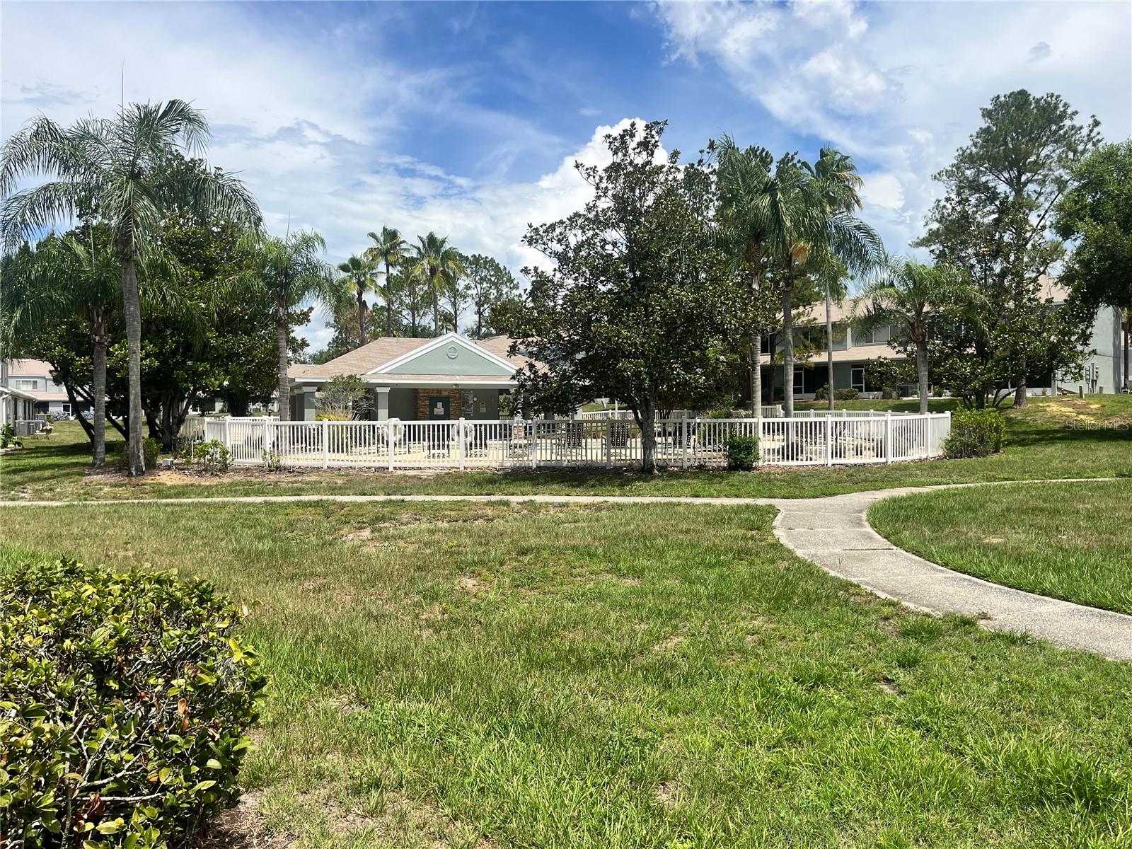 REGENCY KEY TWNHMS - Residential
