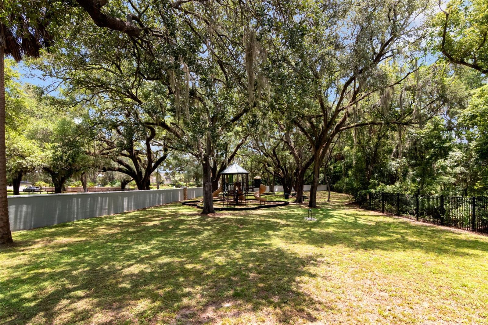 REGENCY KEY TWNHMS - Residential