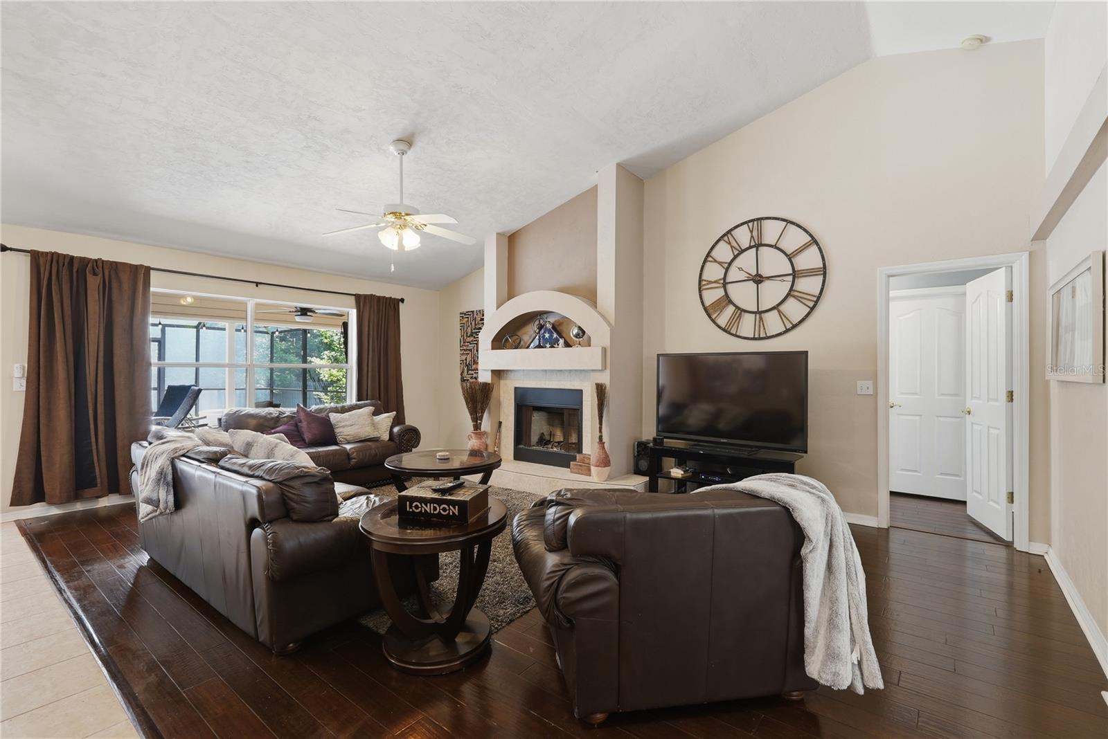 BROADMOOR PH 5 - Residential