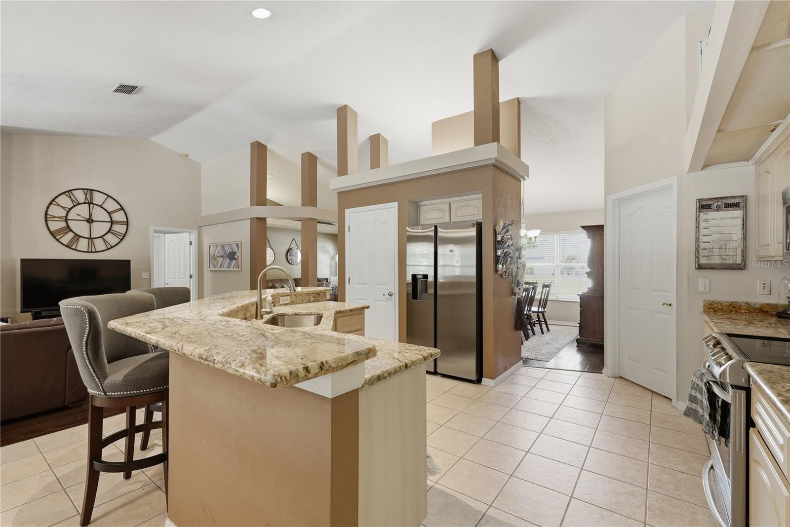 BROADMOOR PH 5 - Residential