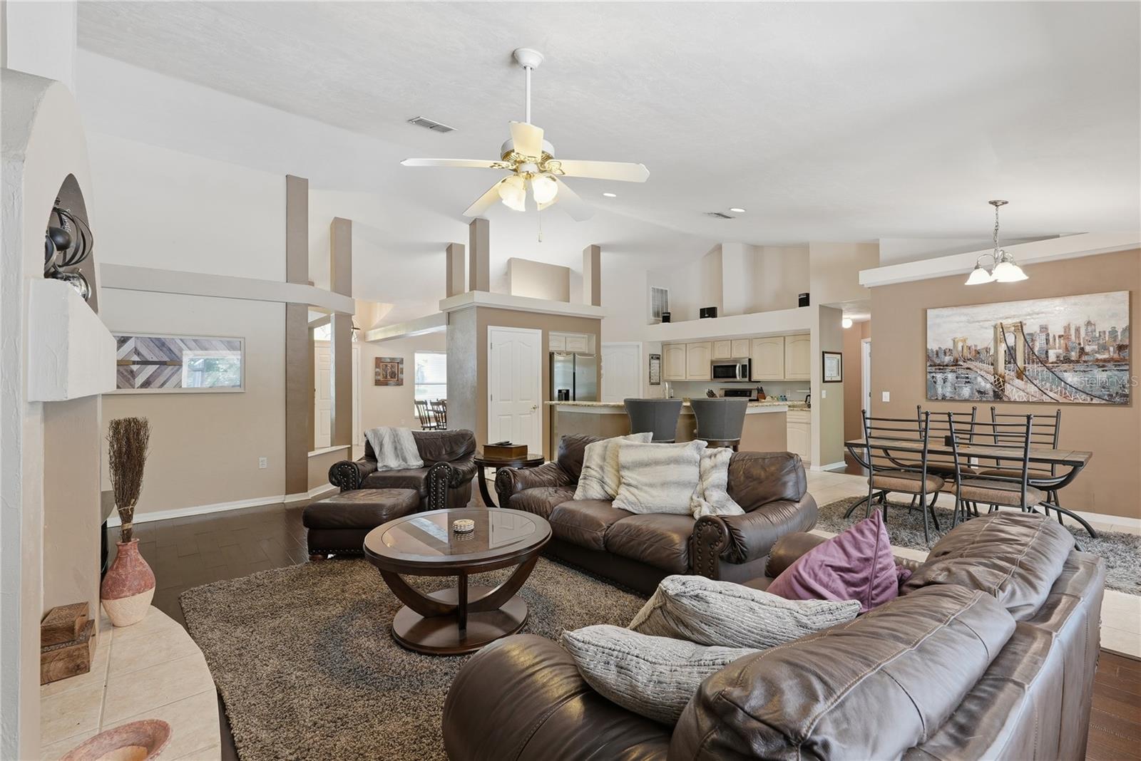 BROADMOOR PH 5 - Residential