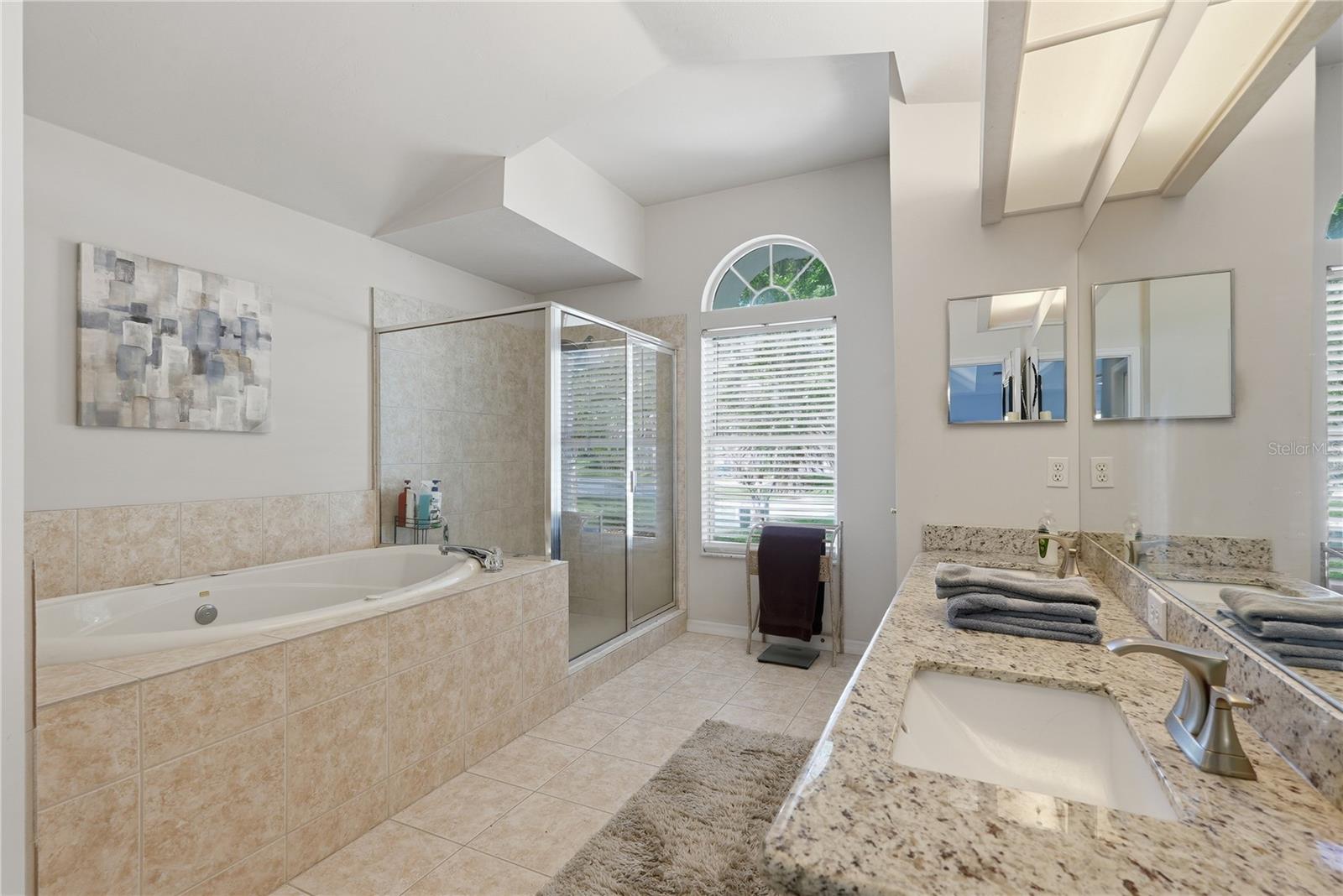 BROADMOOR PH 5 - Residential