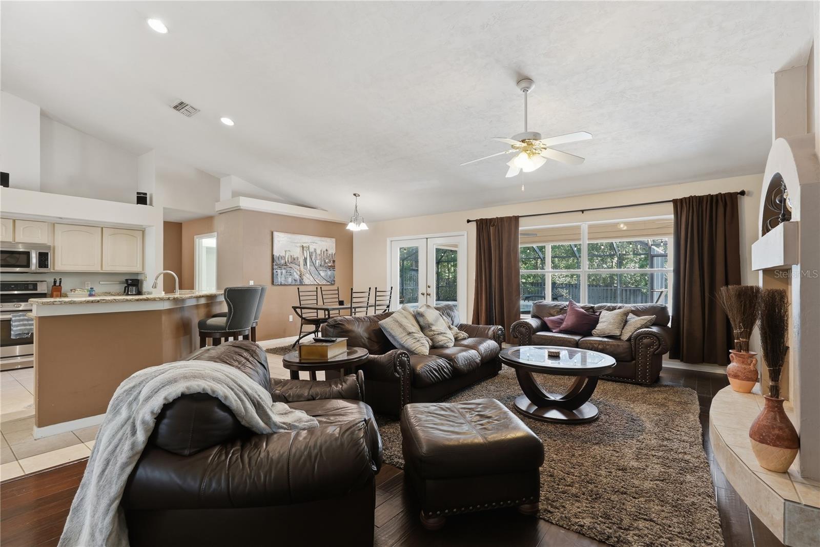 BROADMOOR PH 5 - Residential