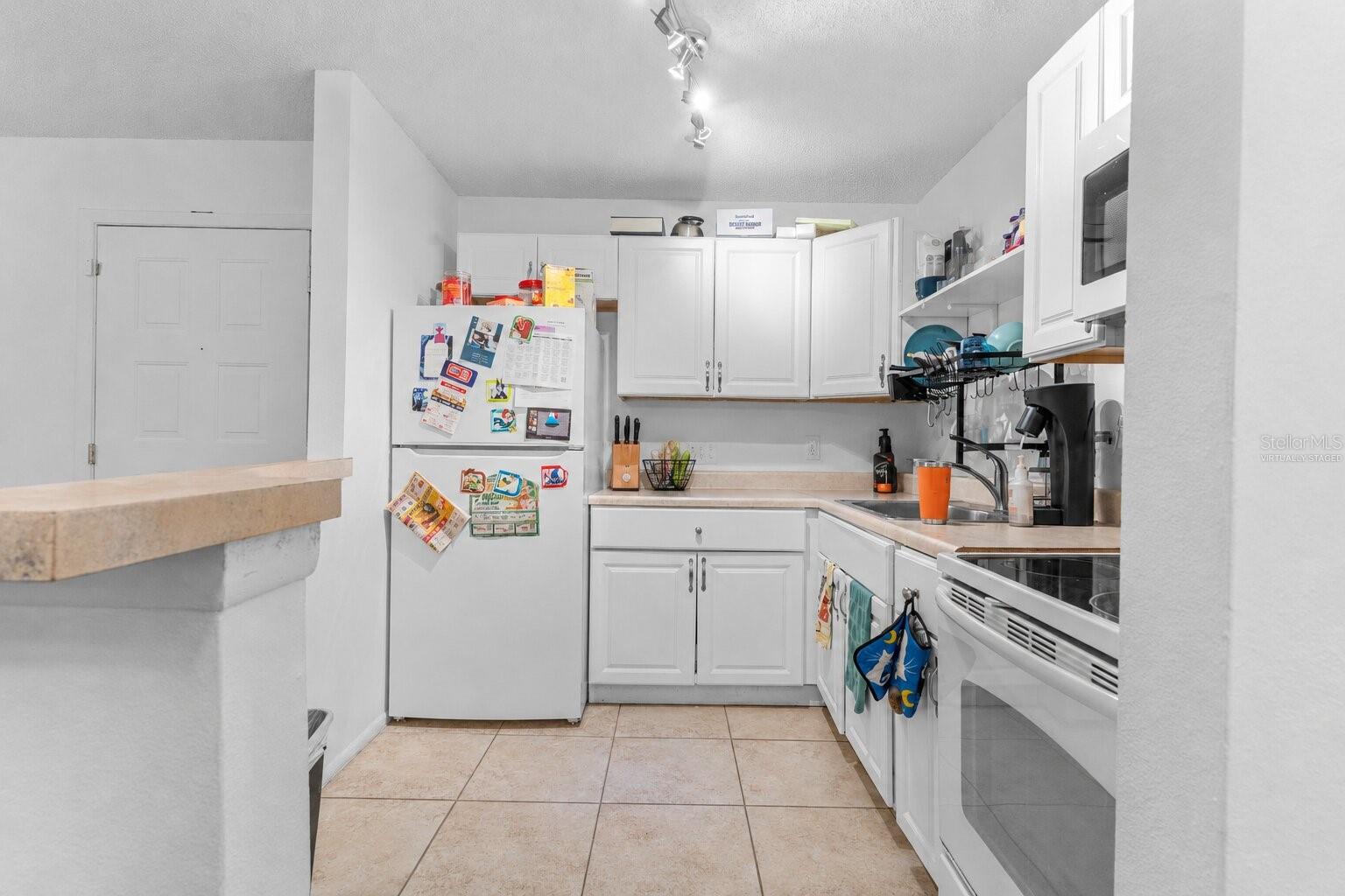 RAINTREE VILLAGE CONDO N - Residential
