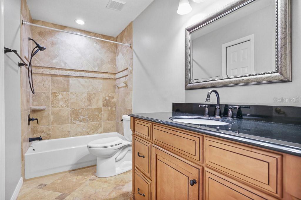 RIVER HILLS COUNTRY CLUB PARCE - Residential Lease
