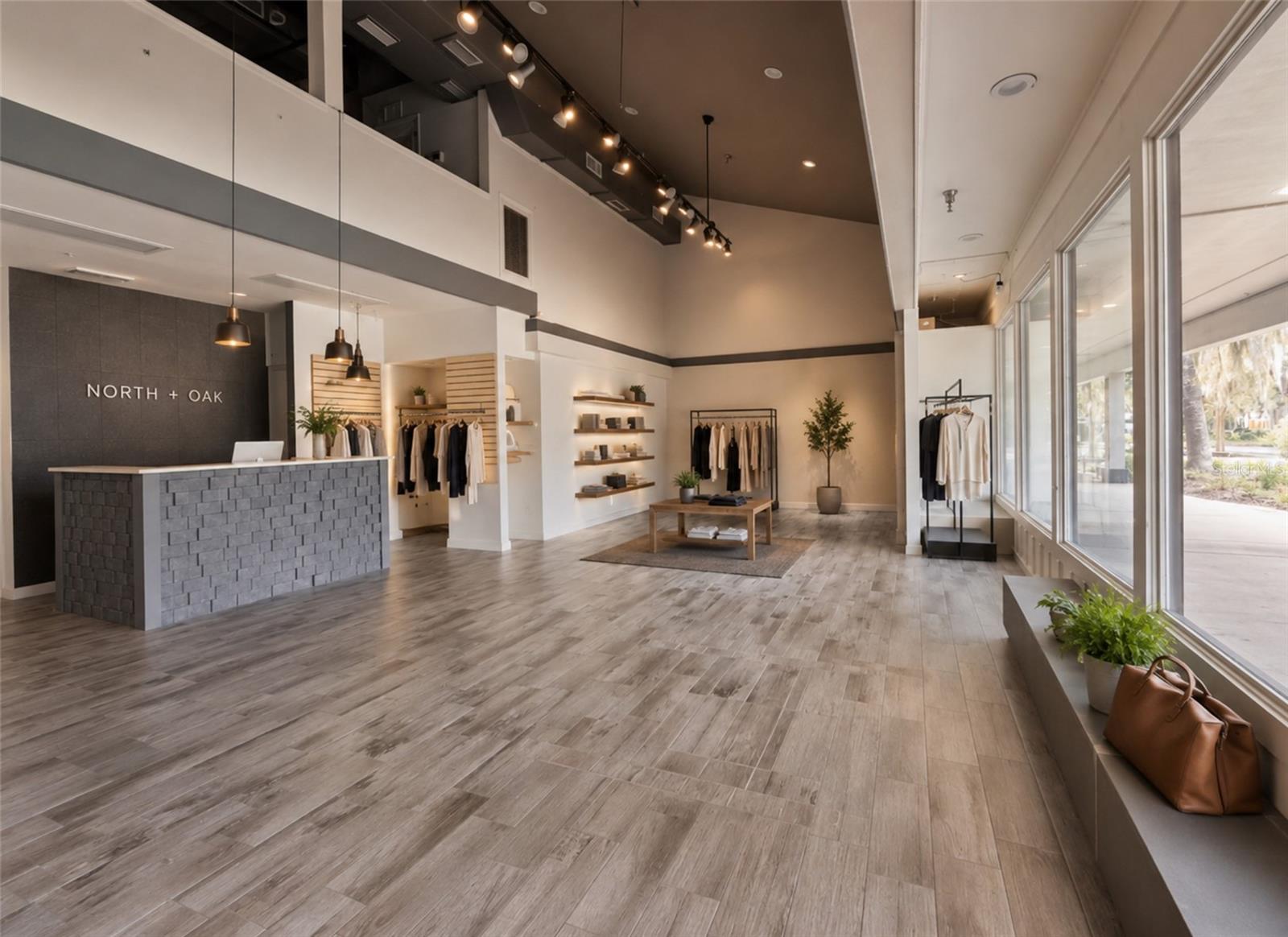 THORNEBROOK VILLAGE PH I - Commercial Lease