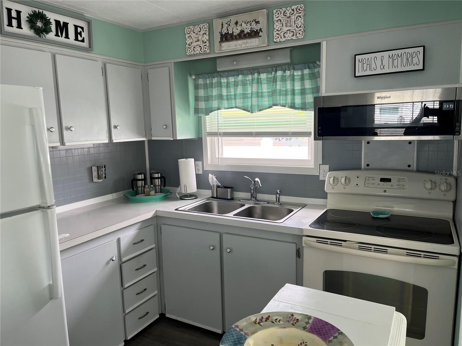 BRADENTON TROPICAL PALMS CO-OP - Residential
