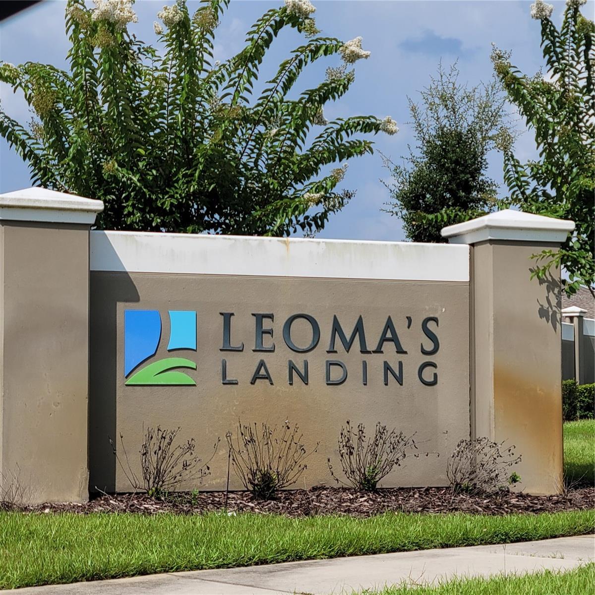 LEOMAS LNDG PH I - Residential