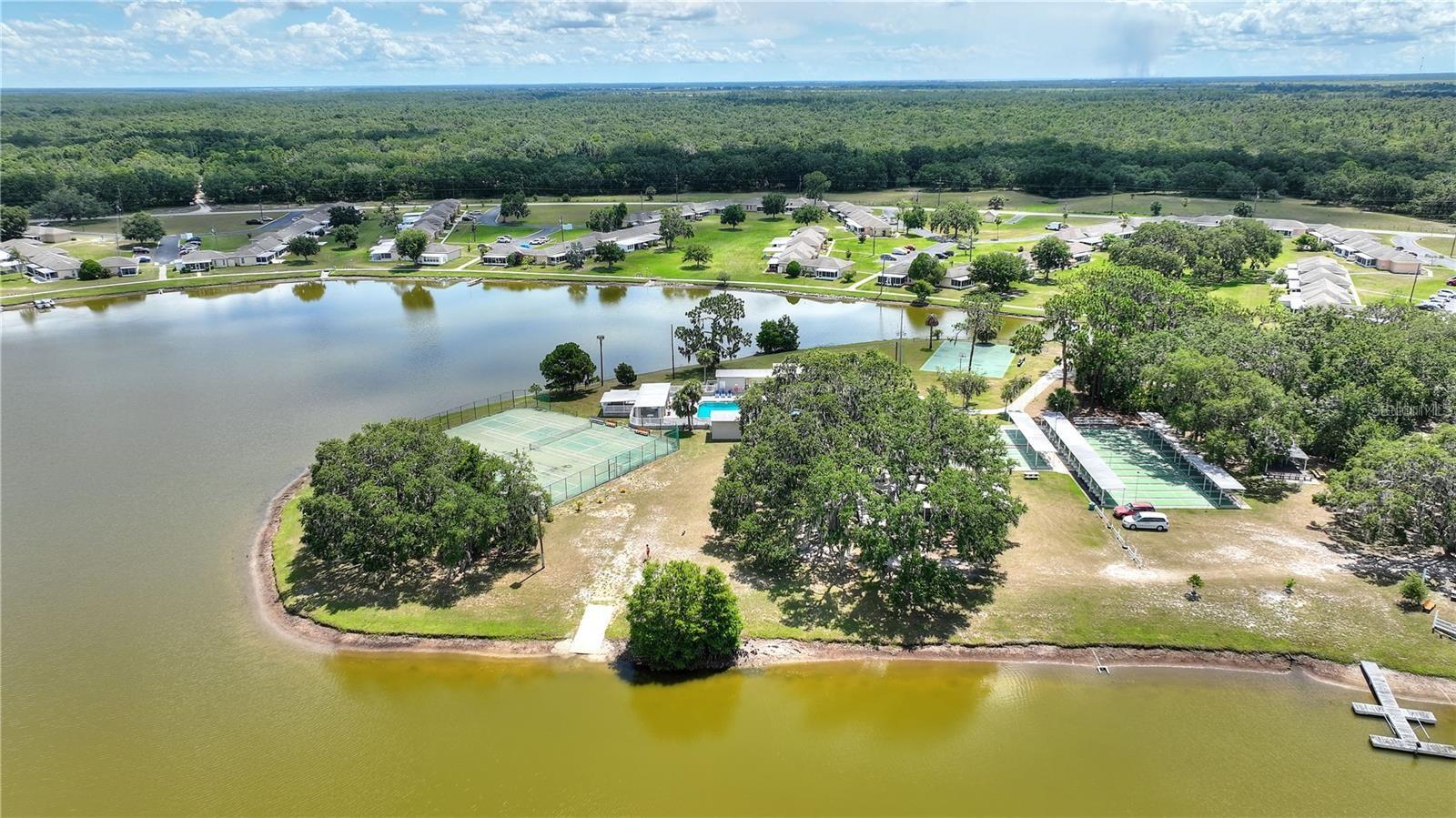 LAKESHORE CLUB - Residential