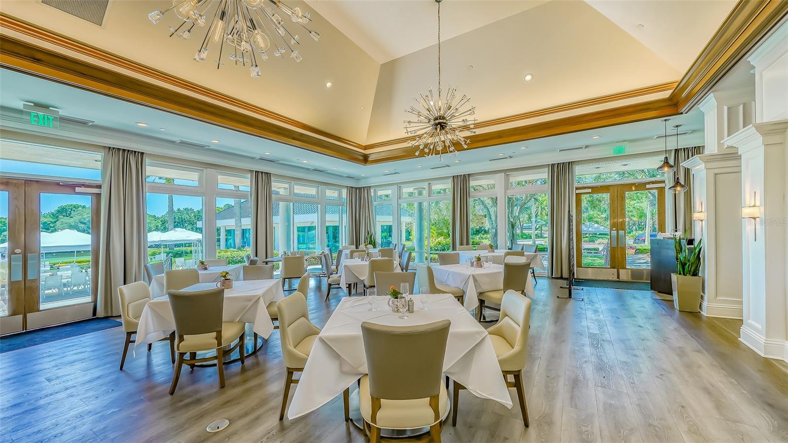 UNIVERSITY PARK COUNTRY CLUB/KNIGHTSBRIDGE - Residential