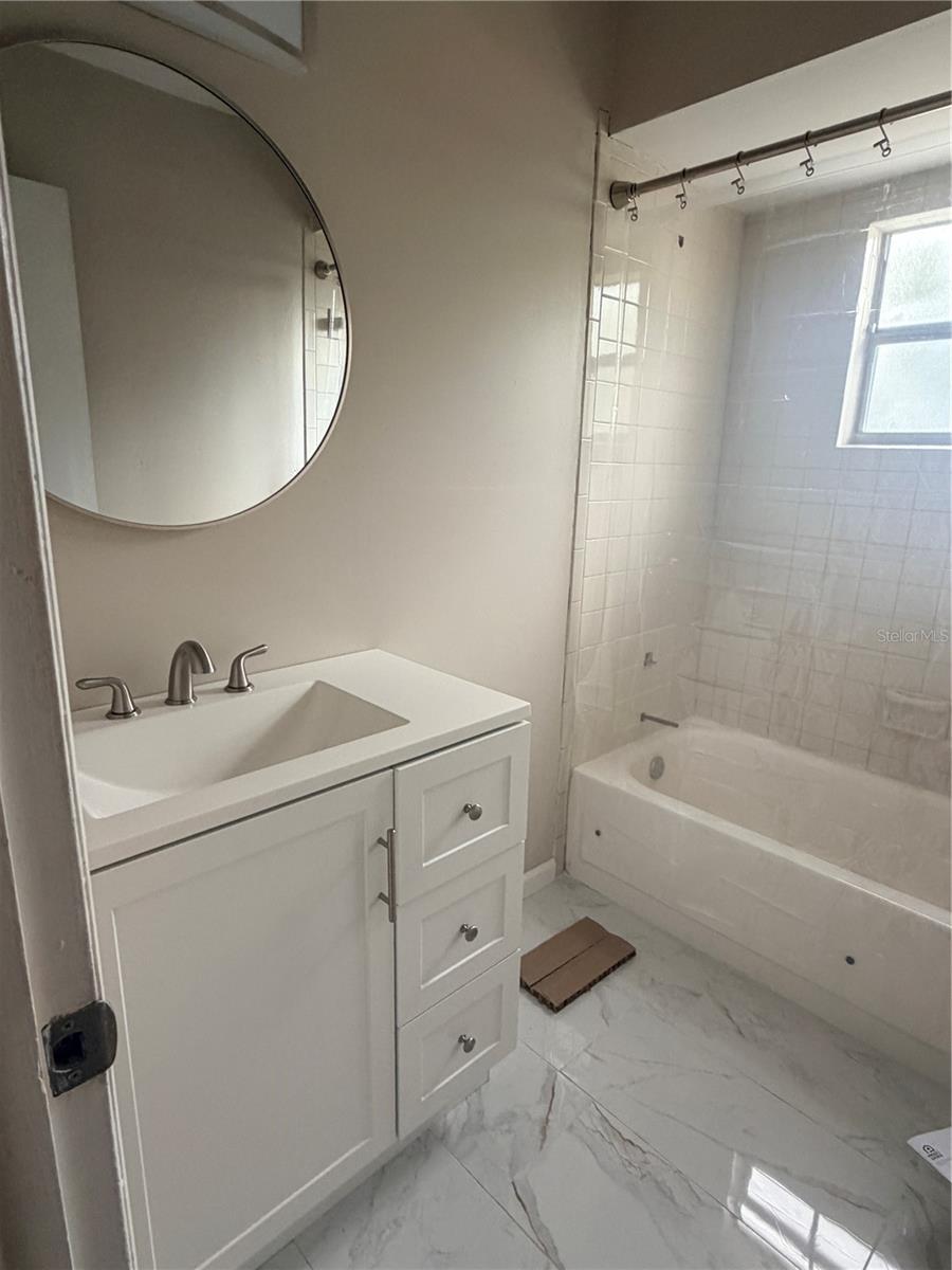 LA VENTURA A CONDO - Residential Lease