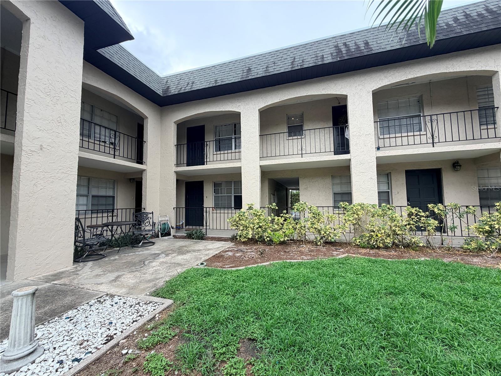 LA VENTURA A CONDO - Residential Lease