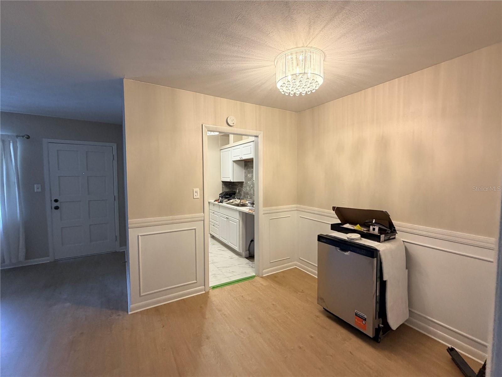 LA VENTURA A CONDO - Residential Lease