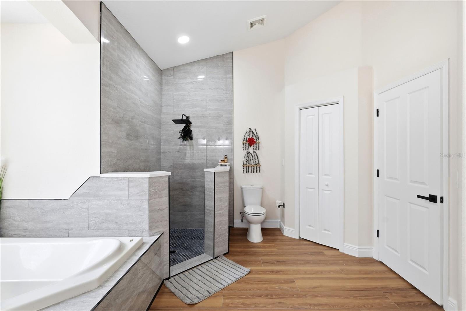 PINE RIDGE UNIT 03 - Residential