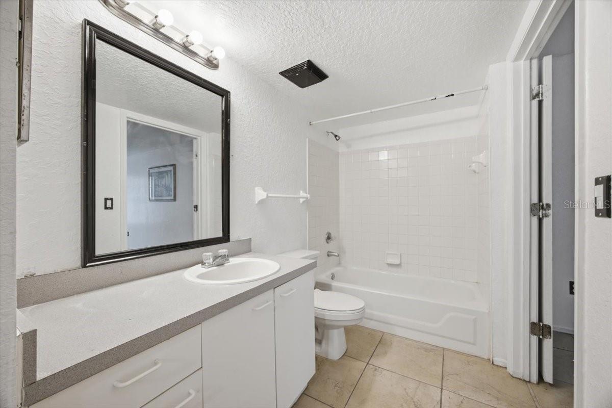 COLUMBIA ARMS CONDO - Residential Lease