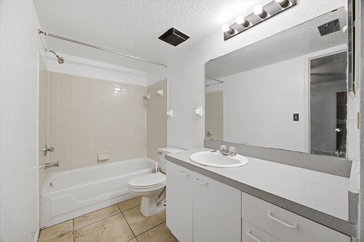 COLUMBIA ARMS CONDO - Residential Lease
