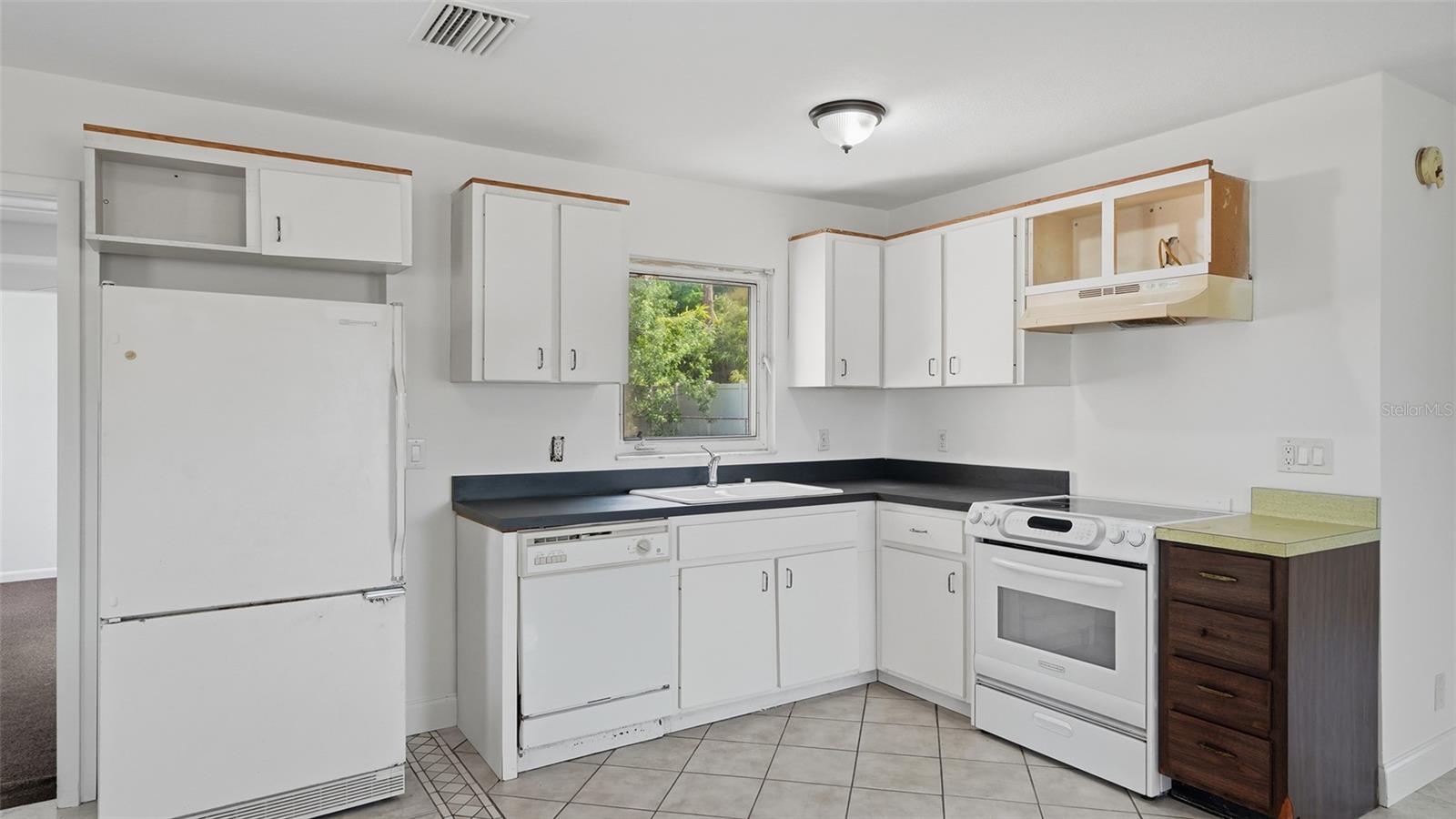 SUNNY LAKES ESTATES - Residential