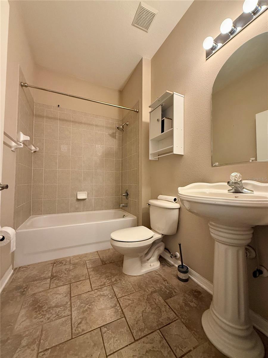 SEVEN OAKS PRCL S-8A - Residential Lease