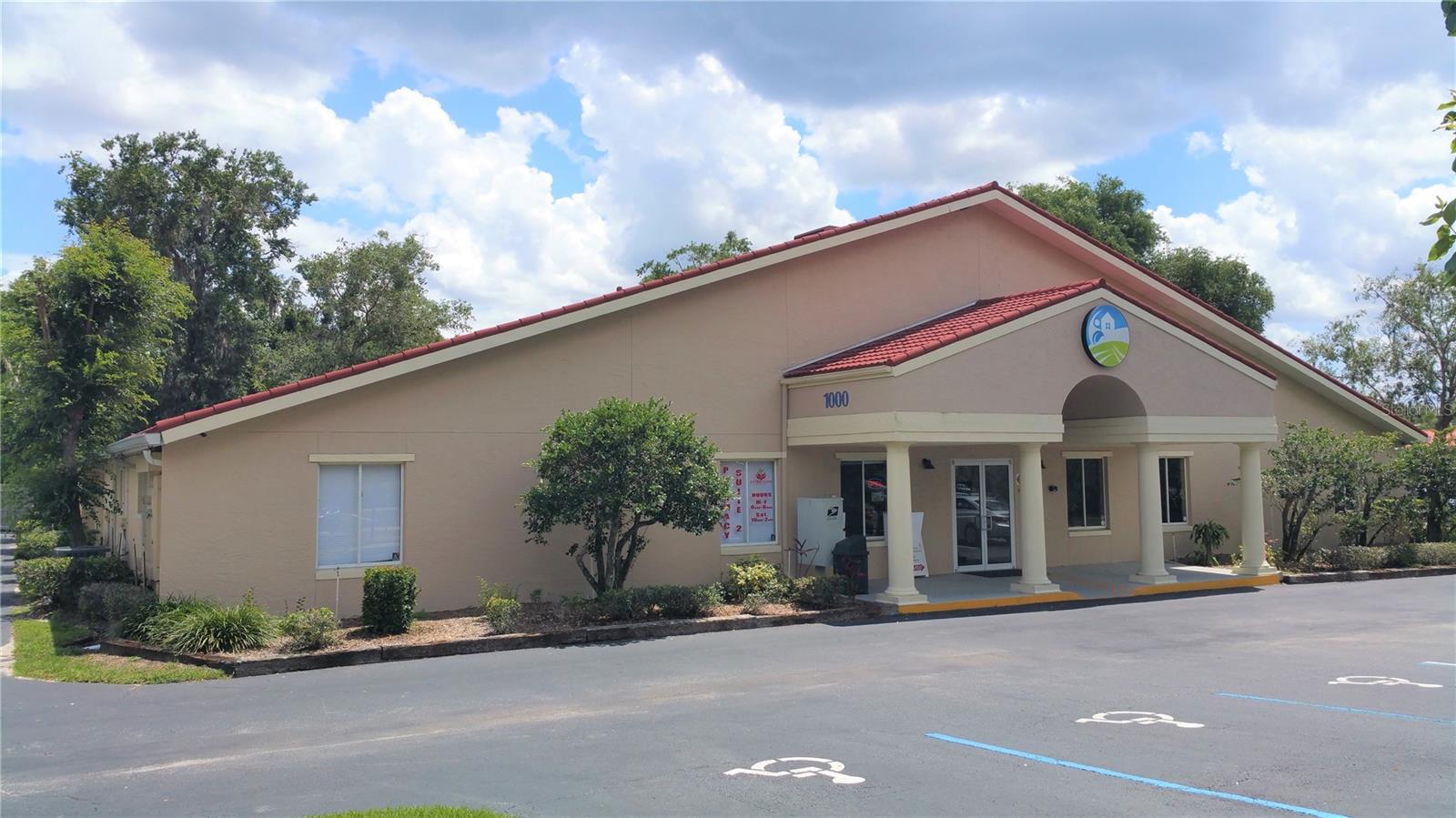 OVIEDO EXECUTIVE CENTER - Commercial Sale