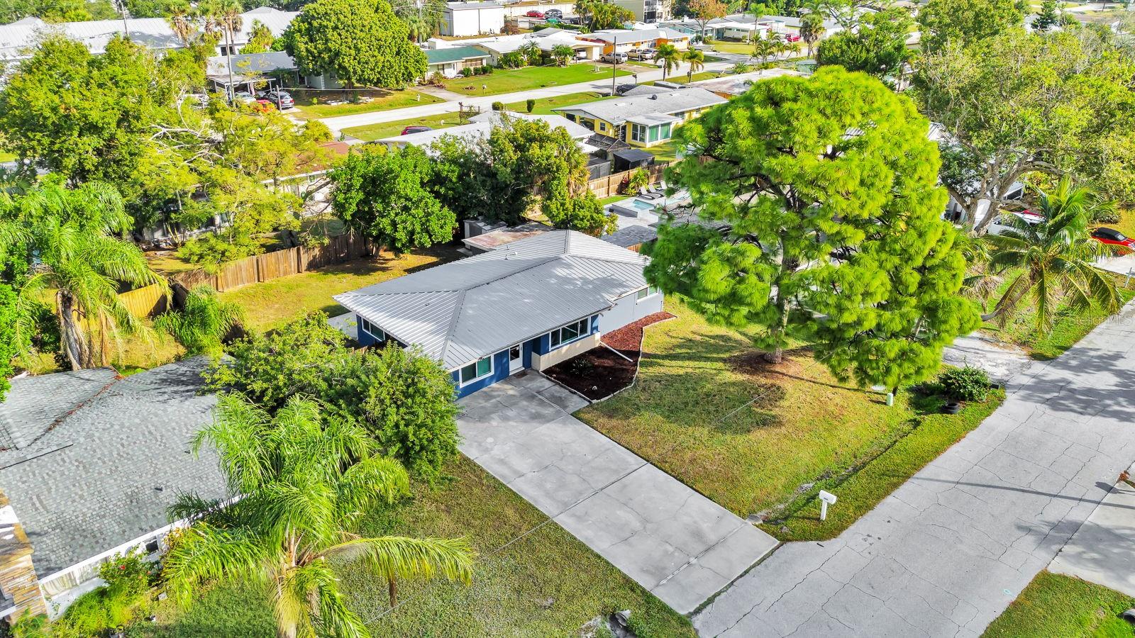 LAS LOMAS DE SARASOTA - Residential
