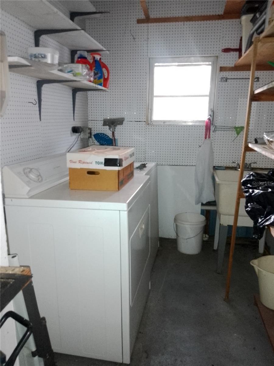 EUSTIS COUNTRY CLUB MANOR MHP UNIT 02A - Residential