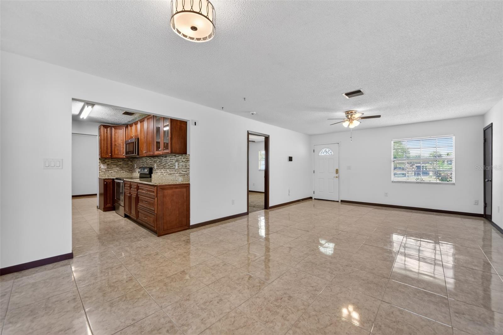 TROPICAL PARK UNIT 1 - Residential